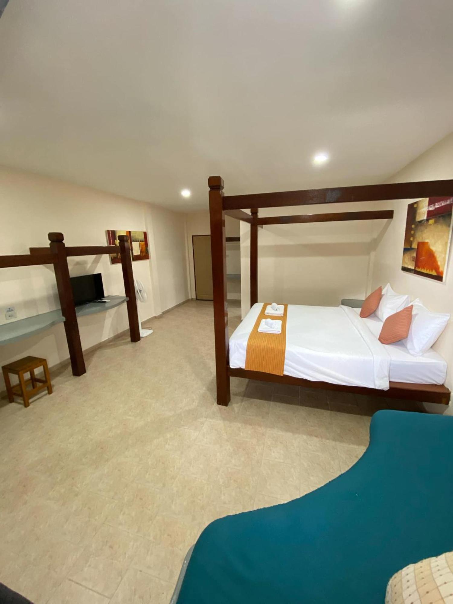 Pandora Cafe Hotel Chaweng  Bagian luar foto
